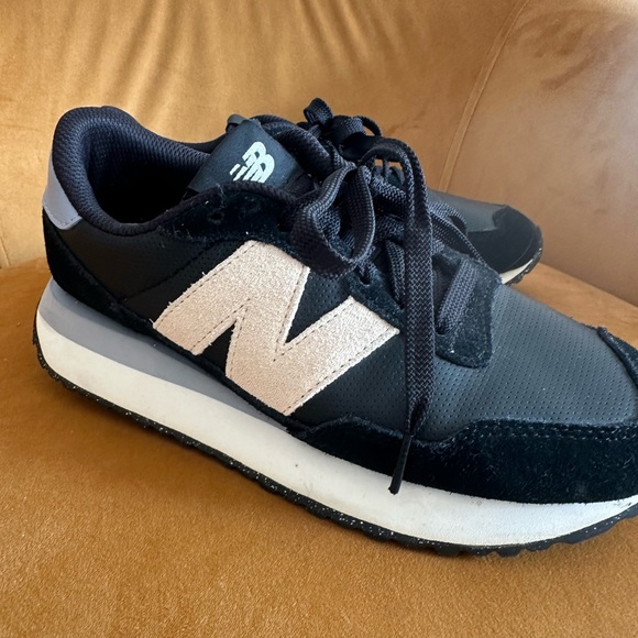 New Balance Black and Beige Casual Sneakers - Picture 2 of 6